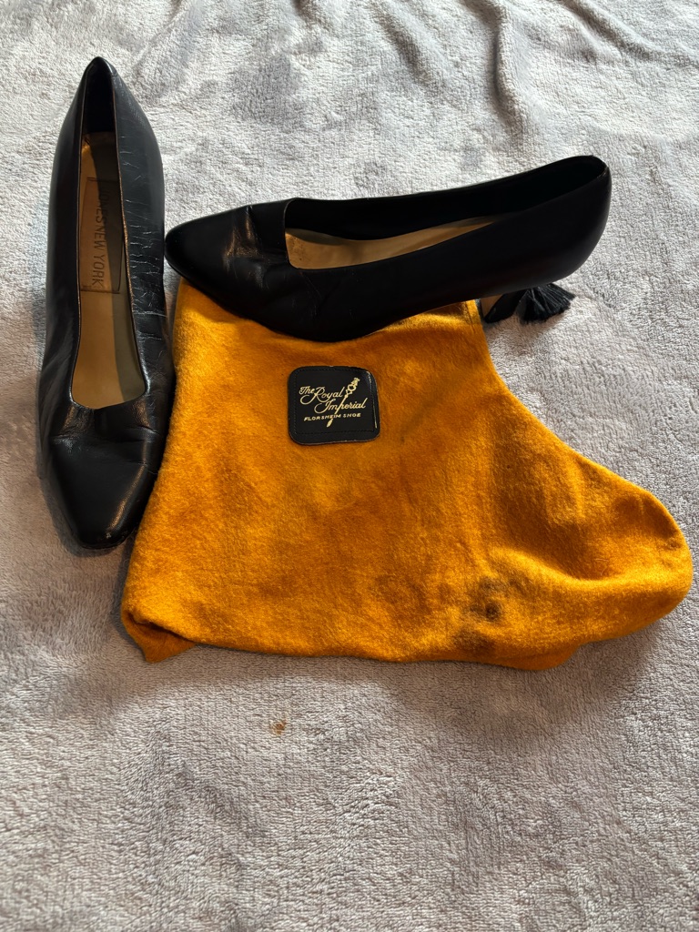 Jones New York Vintage Black Leather Heels With Mustard Yellow Dust Bag
